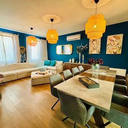 וילה The Blue House