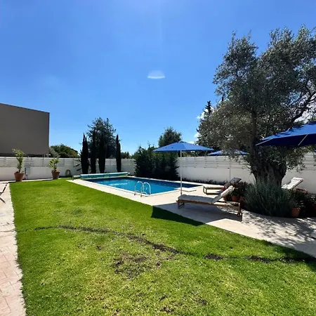The Blue House Villa Larnaca