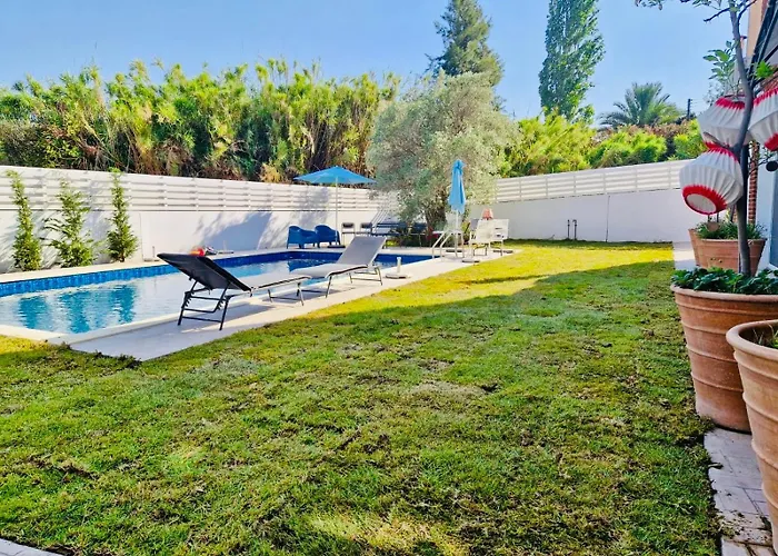 Willa The Blue House